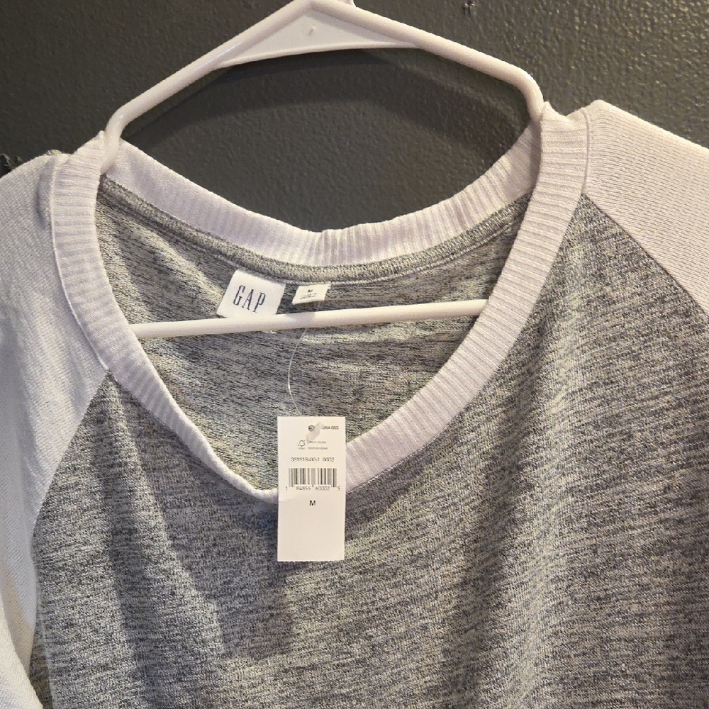 GAP Heather Gray and White Knit Top